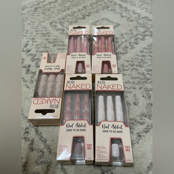 New in box ardell press on nails - Picture 1 of 2